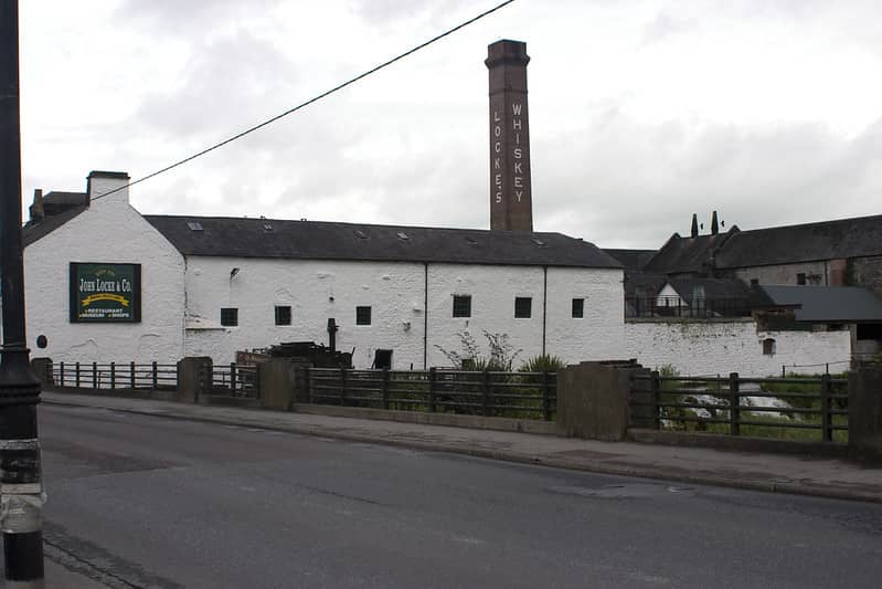 This image has an empty alt attribute; its file name is Lockes-Kilbeggan-Whiskey-Distillery-westmeath-iRELAND-Credit-Sander_123_Flickr.jpg