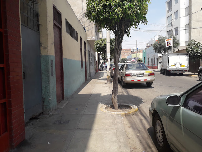 Opiniones de GRÚAS ZONA SUR en Lima - Desguace