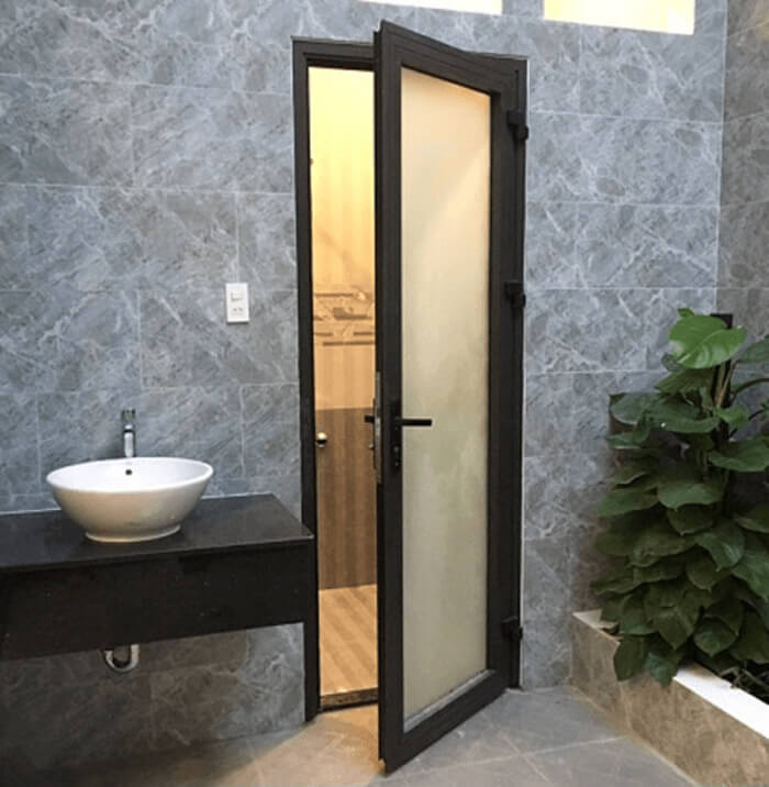 Cửa có độ bền cao, chống mối mọt và cong vênh