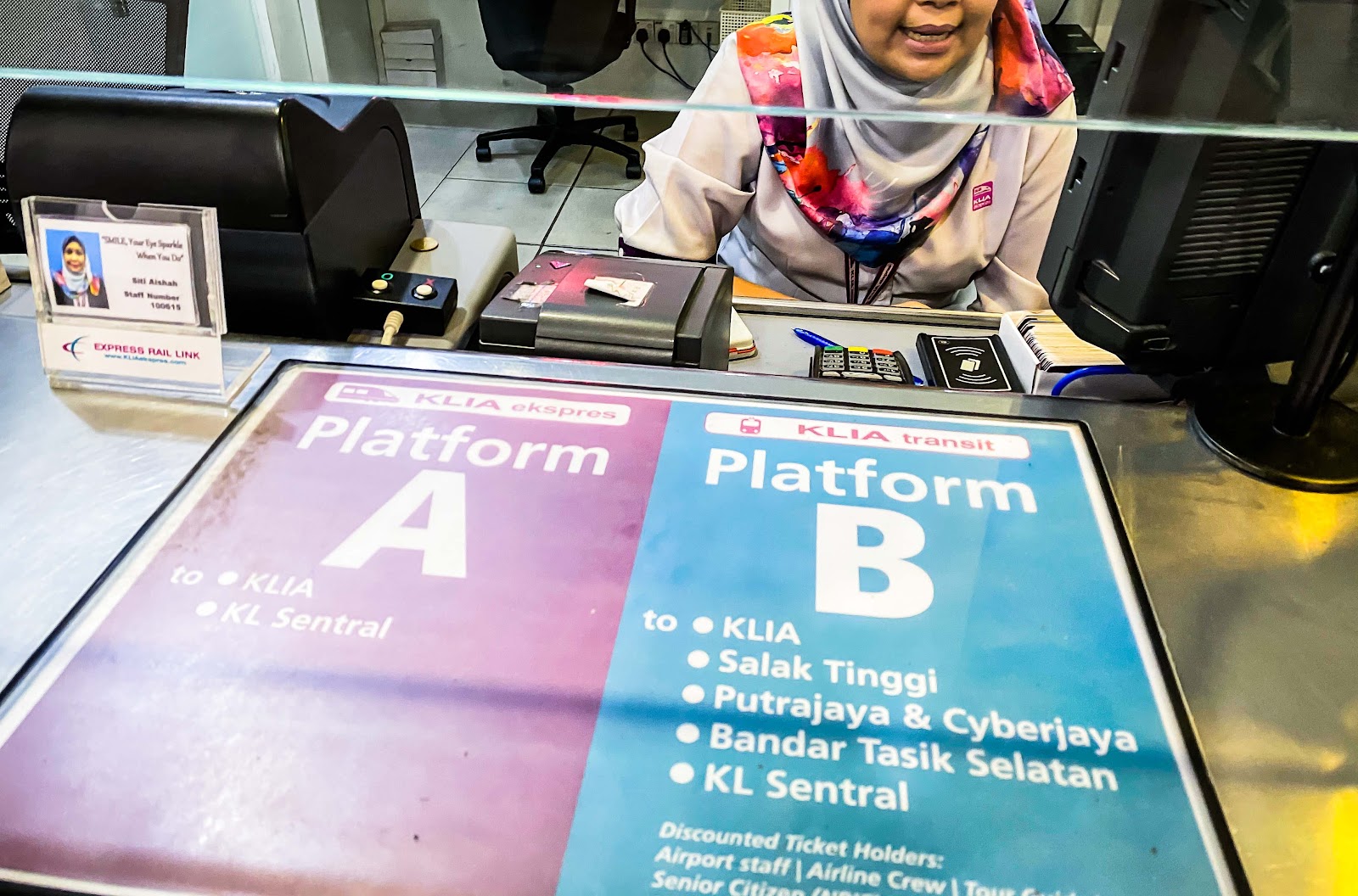 【吉隆坡】吉隆坡機場KLIA Transit教學：票價、班次、路線指導、搭乘方式等 機場到市區首選交通，快速又方便