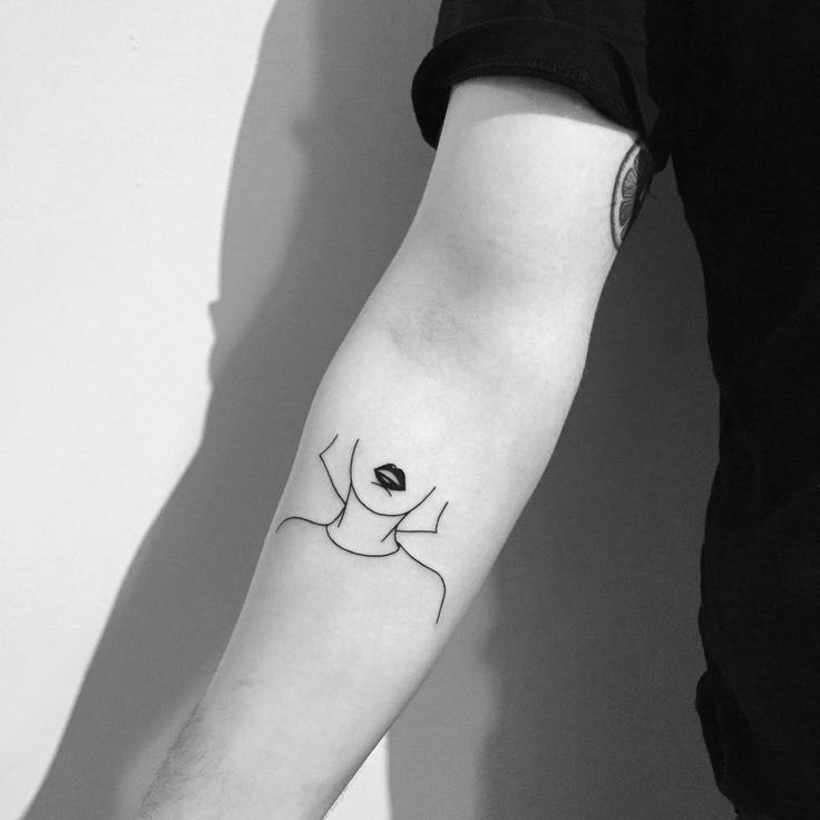 ลายสักเส้นสวยเล็กๆ