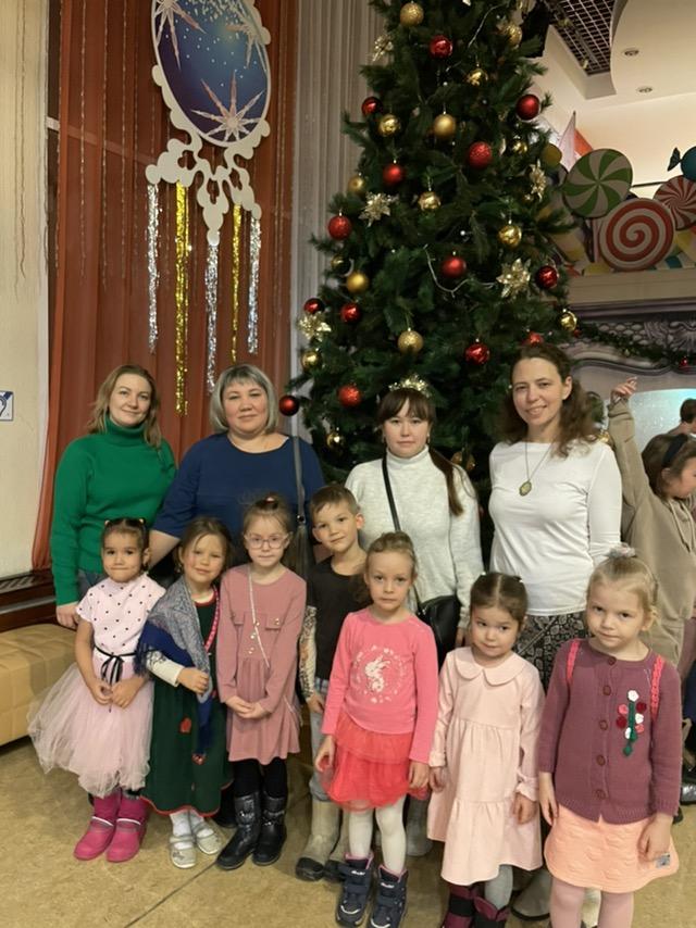 C:\Users\USER\Desktop\Звездочки старшая группа\Семецветик фото\театр 17.12.2022\изображение_viber_2022-12-17_22-59-57-970.jpg