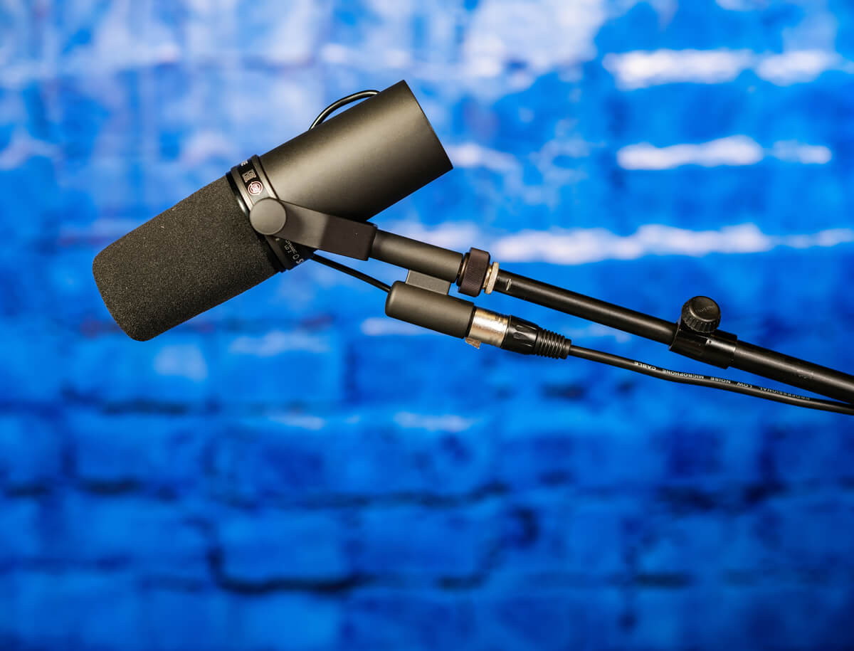Shure SM7B tested with microphone stand