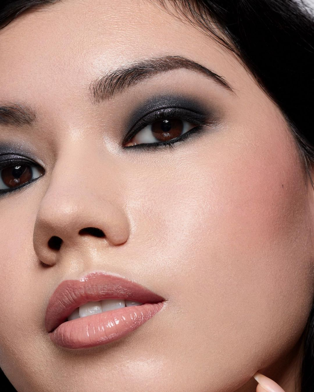 Gunmetal Gray Eyeshadow Look