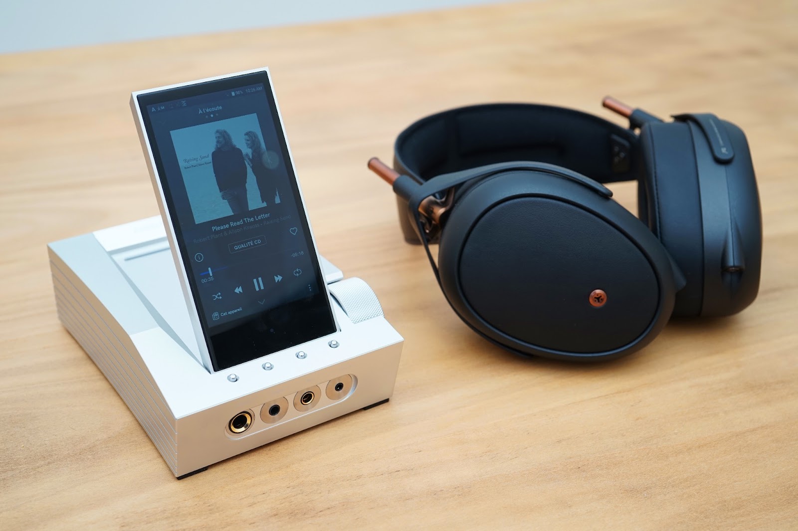 Astell & Kern's new USB-C DAC promises hi-fi audio for phones without  headphone jacks - The Verge