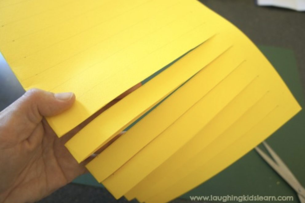#papercraft #paperbag #preschool #school #campingactivities #camping #lovetomake #diybag #kidscrafts #lovetomake #waldorf #homeschooling #playathome #papercrafting #paper #makewithpaper