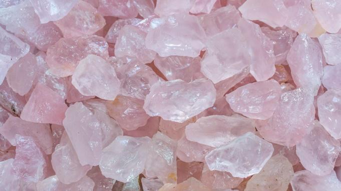 How to use rose quartz crystal in your bedroom to improve your love life |  Architectural Digest India
