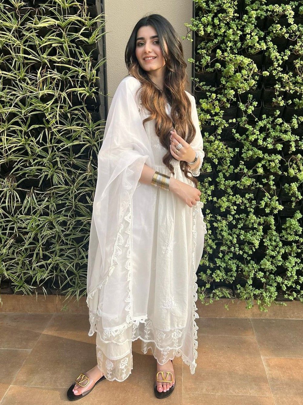 the loom - Off White Chikankari Hand Embroidered Cotton Kurta