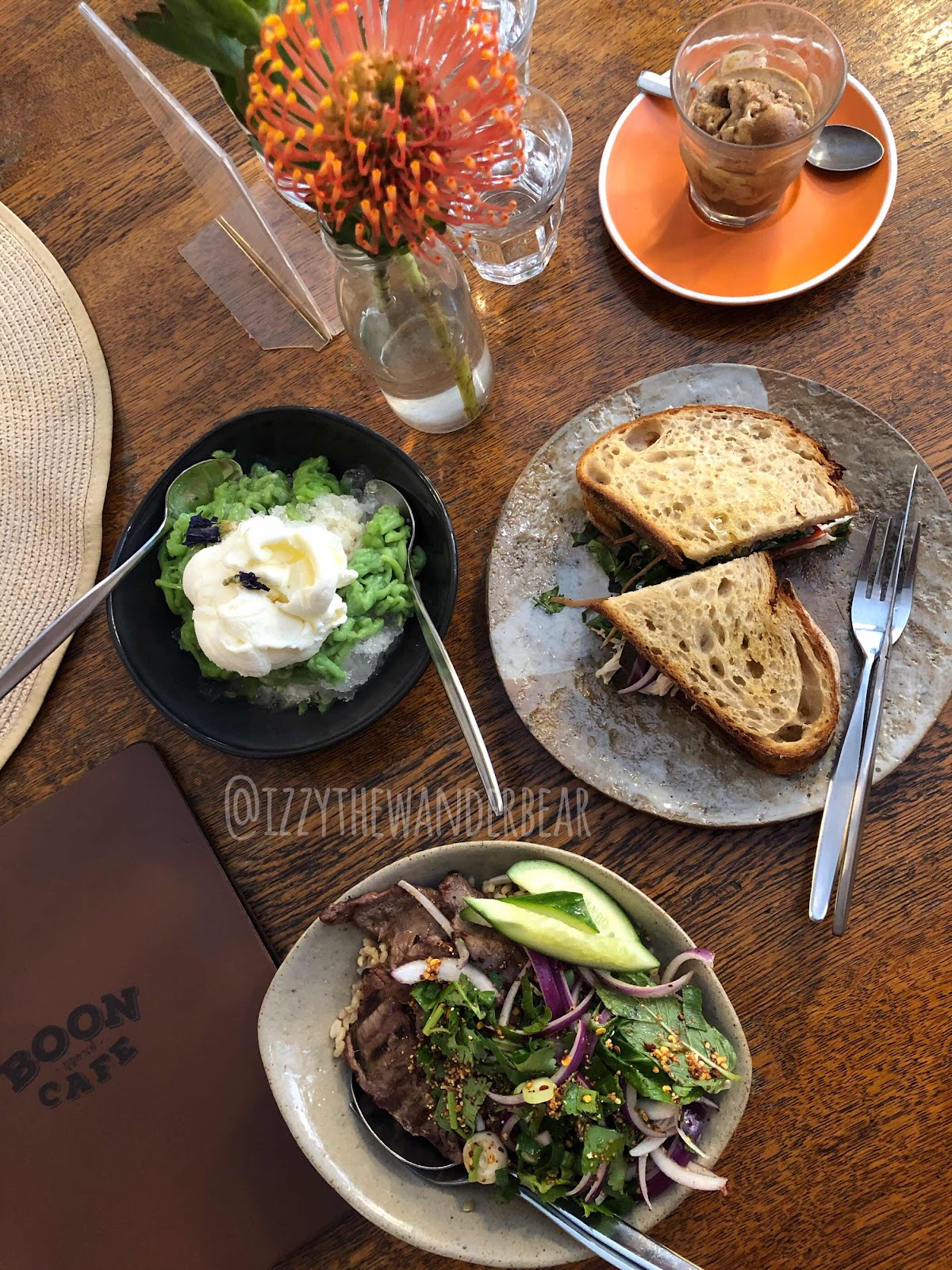 Izzy the Wander Bear : Boon Cafe Restaurant