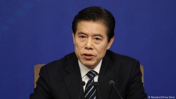 中国商务部长：贸易战让中国企业陷入困境