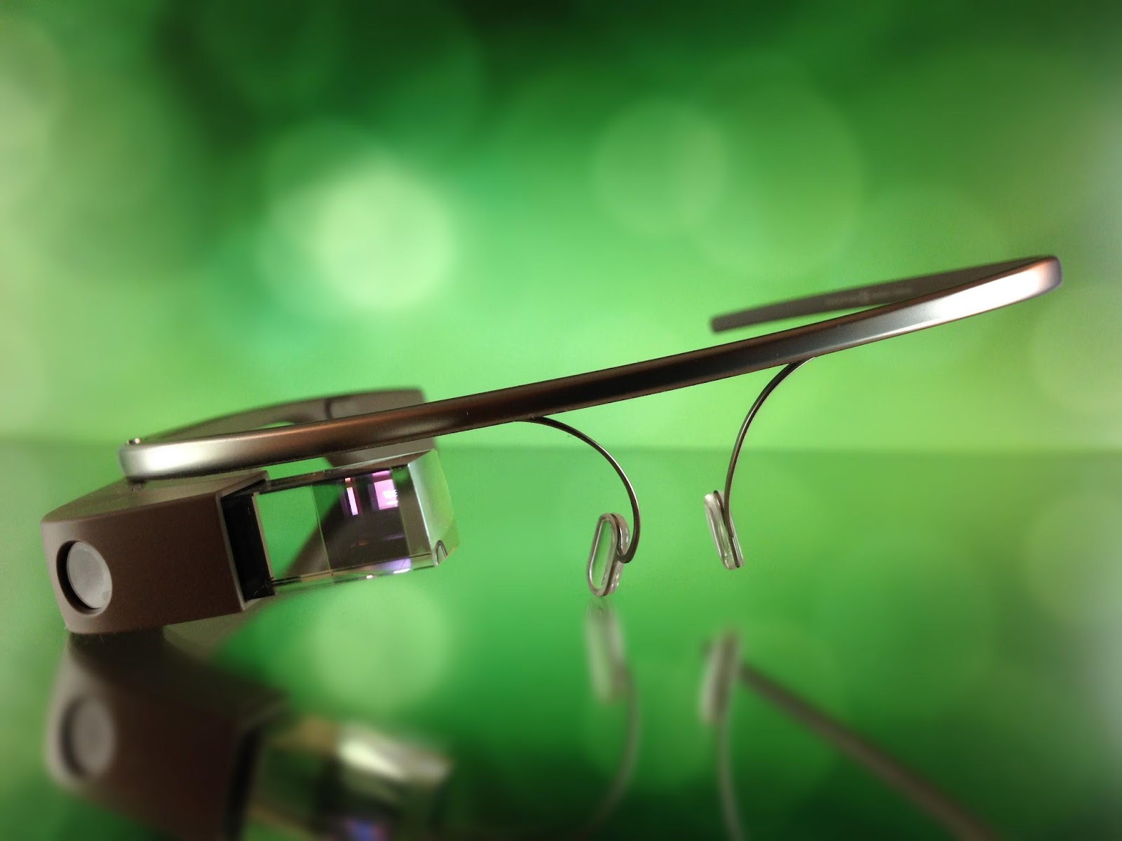 How The Google Glass Augmented Reality Display Works