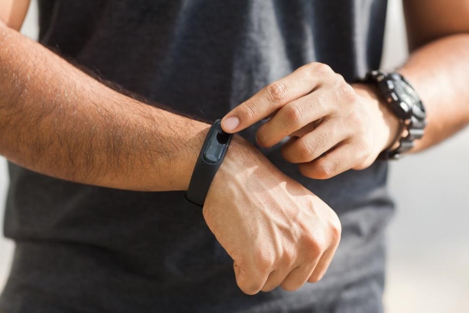 4 Fitness Watches For The Fitness Freak Inside You