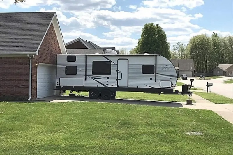 Can You Park Your RV In Your Driveway?