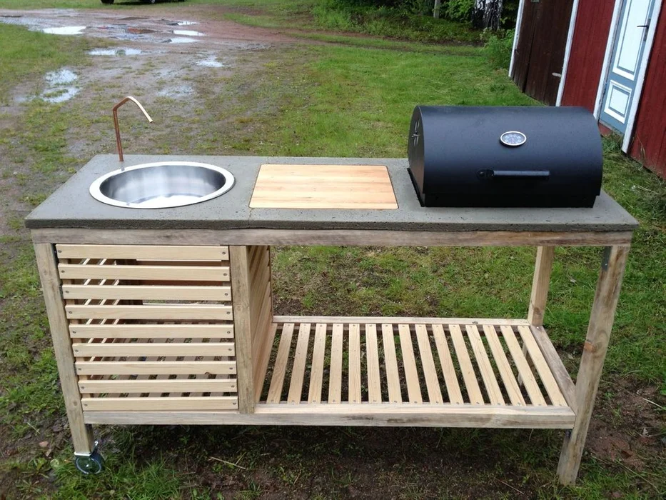 An Easy to Make Moveable Outdoor Kitchen: These 10 DIY Outdoor Kitchen Ideas will add some flare to your outdoor space and save you money. 