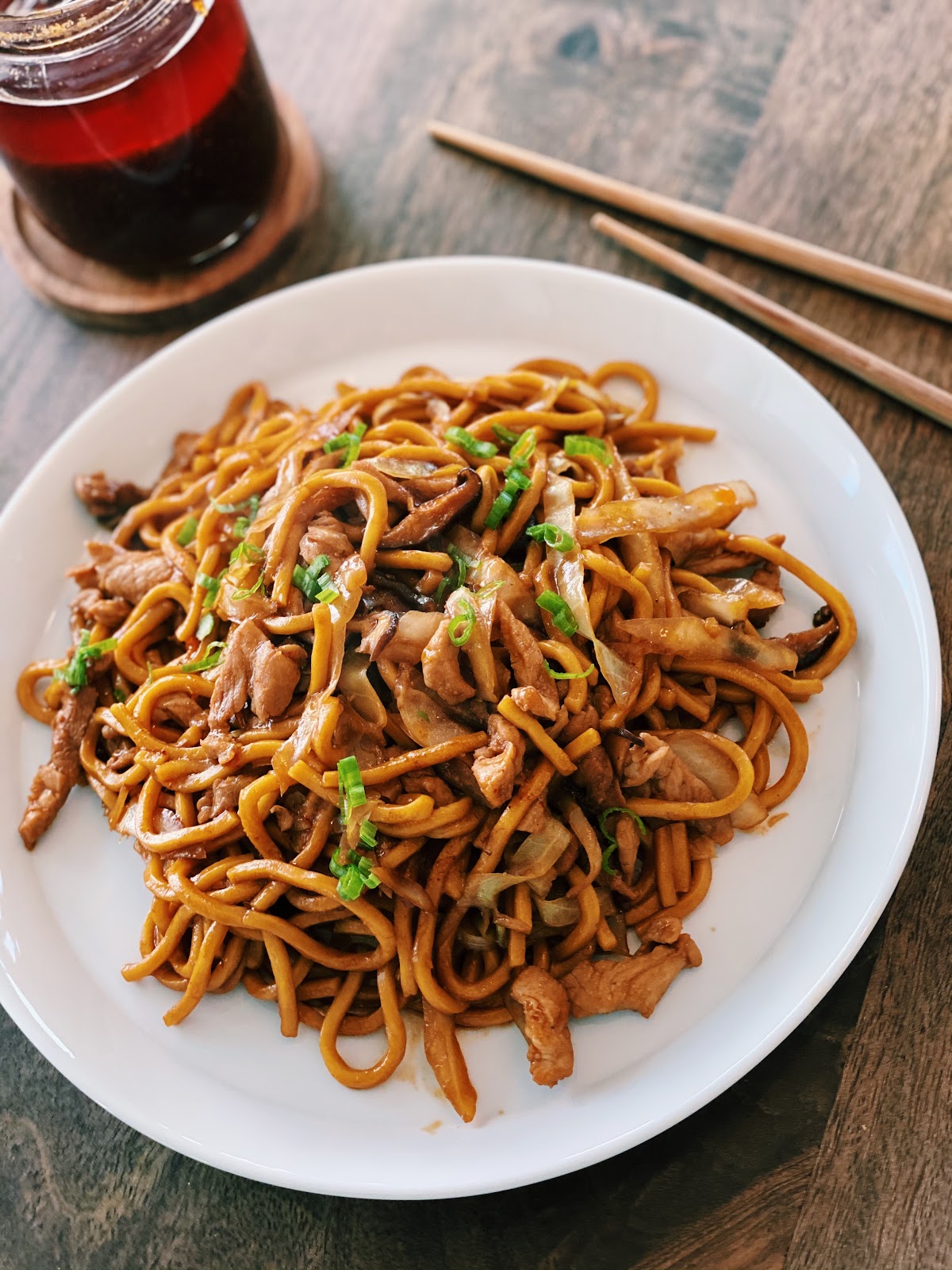 Shanghai Noodles (Easy &amp; Authentic) - Tiffy Cooks