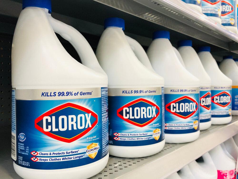 How Much Bleach To Put In Pool? (2021 Guideline