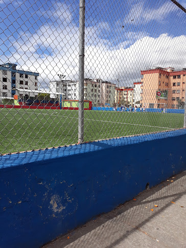 Opiniones de Cancha Liga de la Solanda en Quito - Campo de fútbol