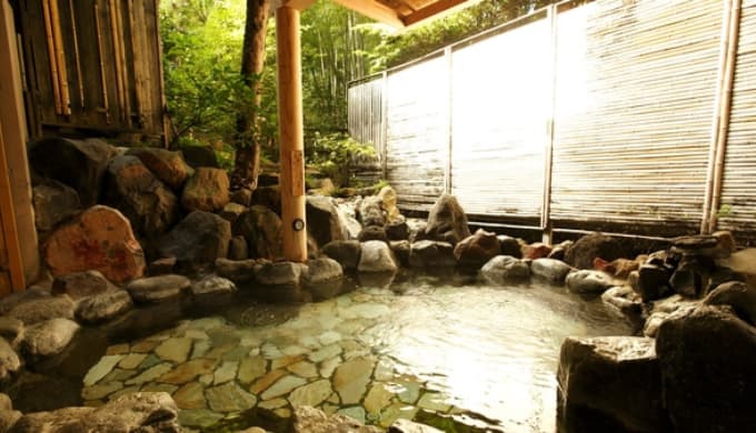 箱根小涌谷温泉「水の音」：大浴場「花の湯」露天風呂
