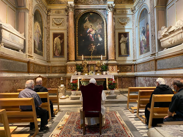 Đức Thánh Cha Phanxico bất ngờ đến viếng Nhà thờ Thánh Augustine ở Trung tâm Roma