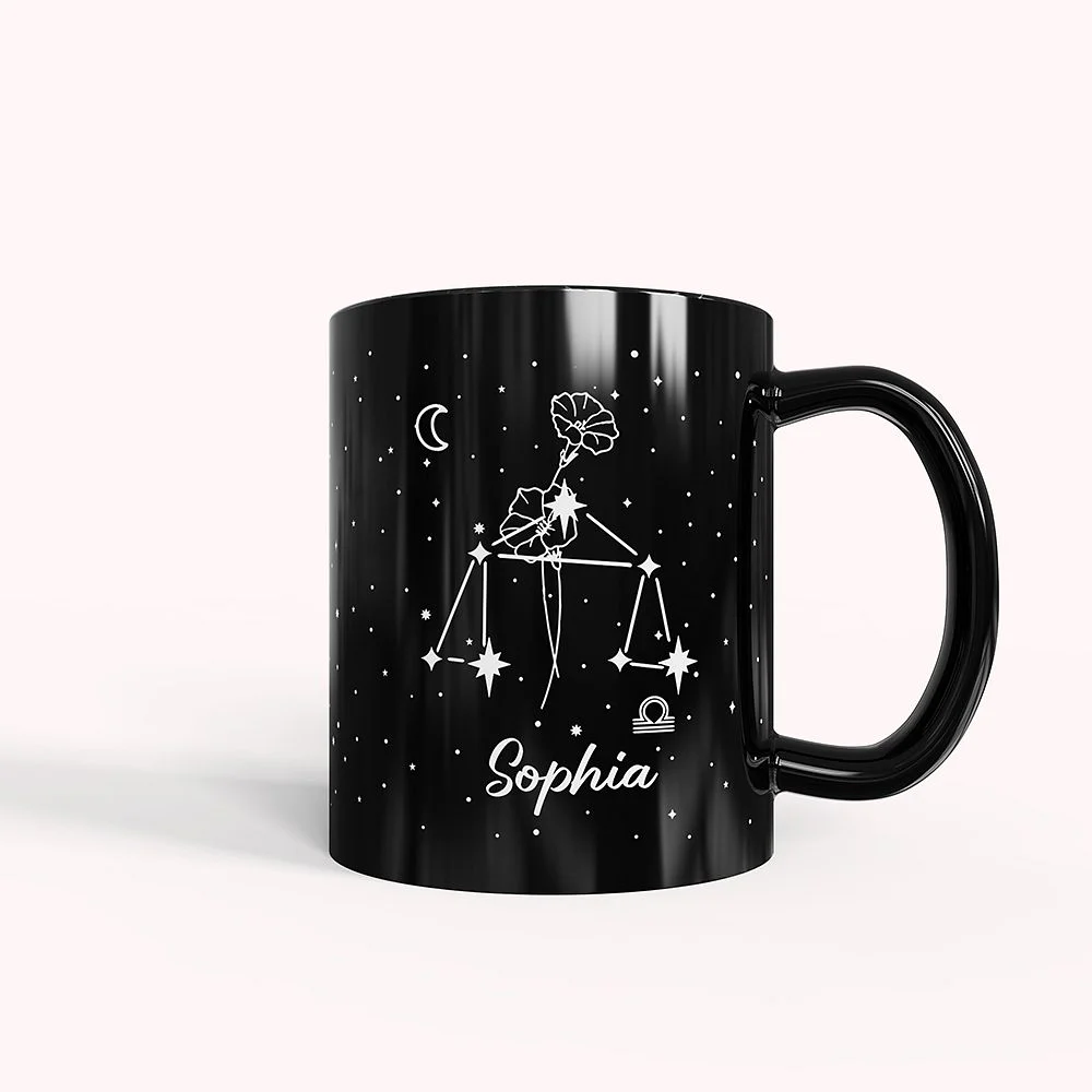 mug avec imprimé étoilé, personnalisé par un signe astrologique et un prénom