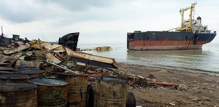 Recycling of Ship affecting environment 