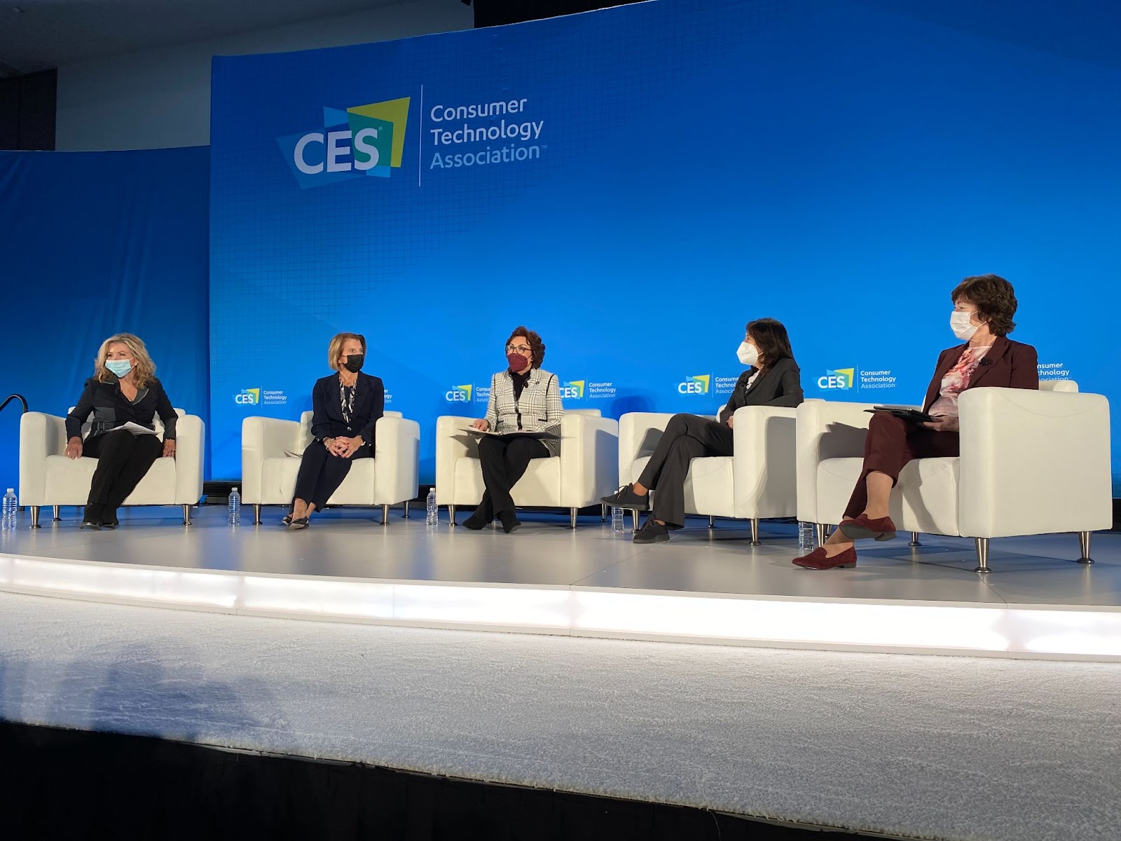 Rosen Leads Bipartisan CES Tour & Panel Discussion of Women Senators to  Discuss Key Tech Policy Issues – Jacky Rosen