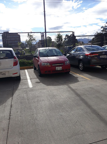 Hospital Del rio, Ave. de las Americas, y, Cuenca 010107