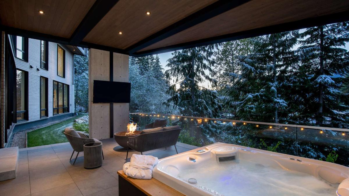 Stay in a Vacation Rental with Private Hot Tub