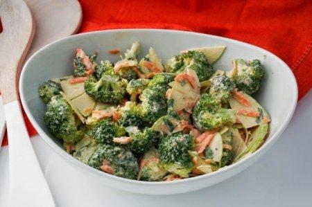 Vegetable salad with sour cream - recipes