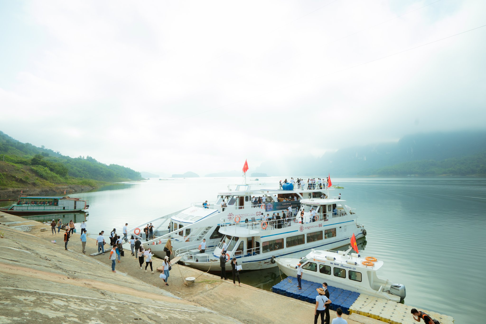 Tỉnh Hòa Bình ban hành thành lập Ban Chỉ đạo thực hiện Đề án phát triển Khu du lịch hồ Hoà Bình thành Khu du lịch quốc gia