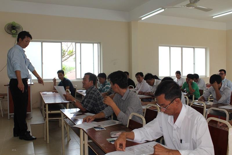 D:\Hinh HD thi Thuyen may truong\Hiinh su dung\IMG_8516.jpg