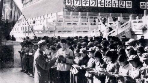 文革中高干子弟与北岛打赌：看将来是谁的天下？