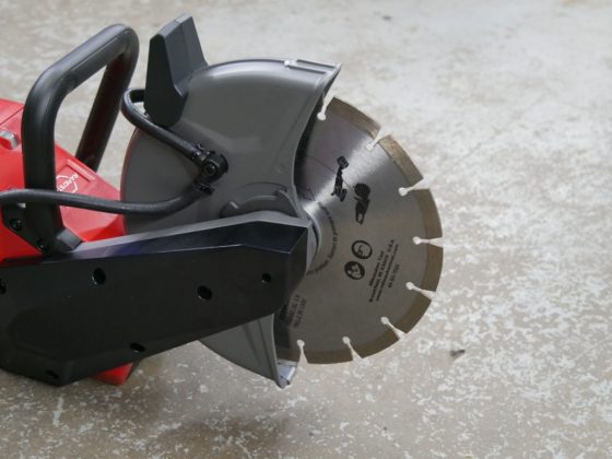 รีวิวเลื่อยตัดไร้สาย Milwaukee Cordless Cut Off Saw9