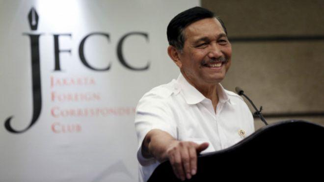 http://ichef.bbci.co.uk/news/ws/660/amz/worldservice/live/assets/images/2015/11/11/151111120144_luhut_624x351_reuters_nocredit.jpg
