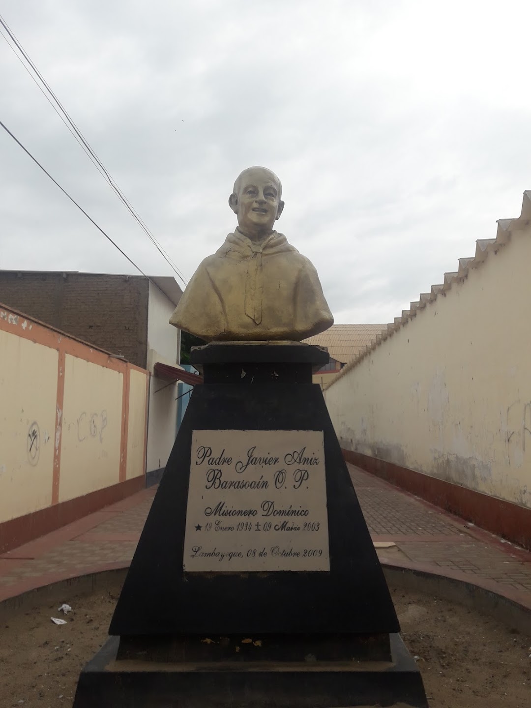 Estatua Padre Javier Aniz