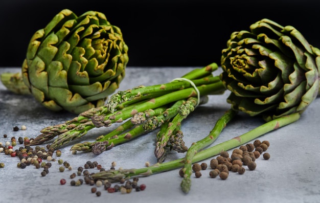 Risultato immagini per asparagi e carciofi crudi