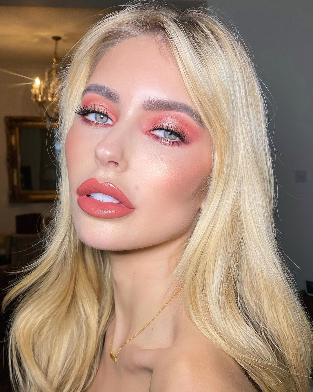 What Are the Different Types of Eyeshadow Looks?