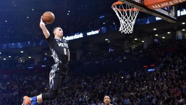 打脸? 深圳NBA第二秀人山人海全忘做带种