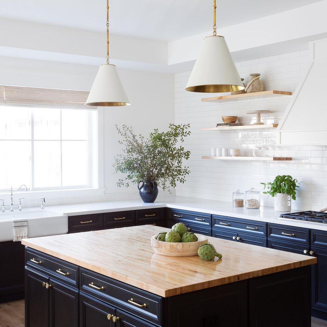 How to Create an Instagram-Worthy Kitchen - contrasting colors