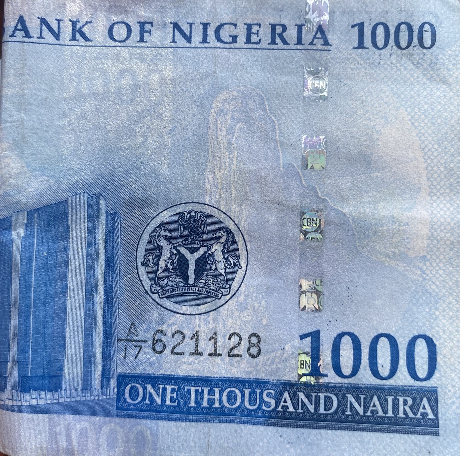 Ọ̀nà mẹ́rin tí o lè gbà ṣe ìdámọ̀ ayédèrú owó náírà