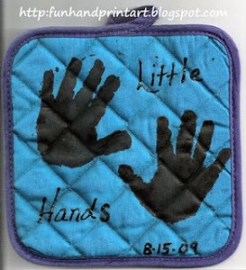 Cute_Handprint_Potholder_Craft