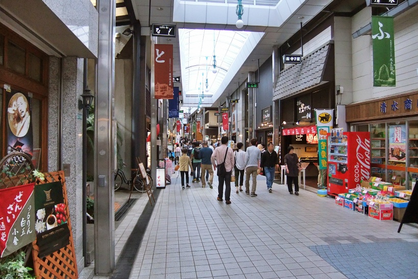 商店街で交通事故を防ぐためには「ソフト」と「ハード」の認識が重要