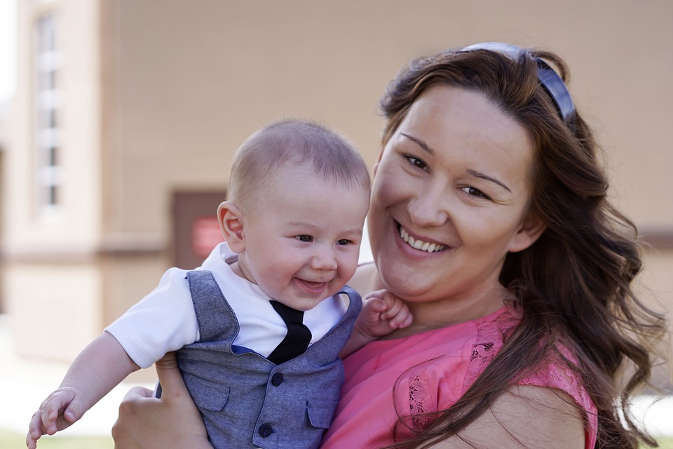 motherhood-1178618_960_720.jpg