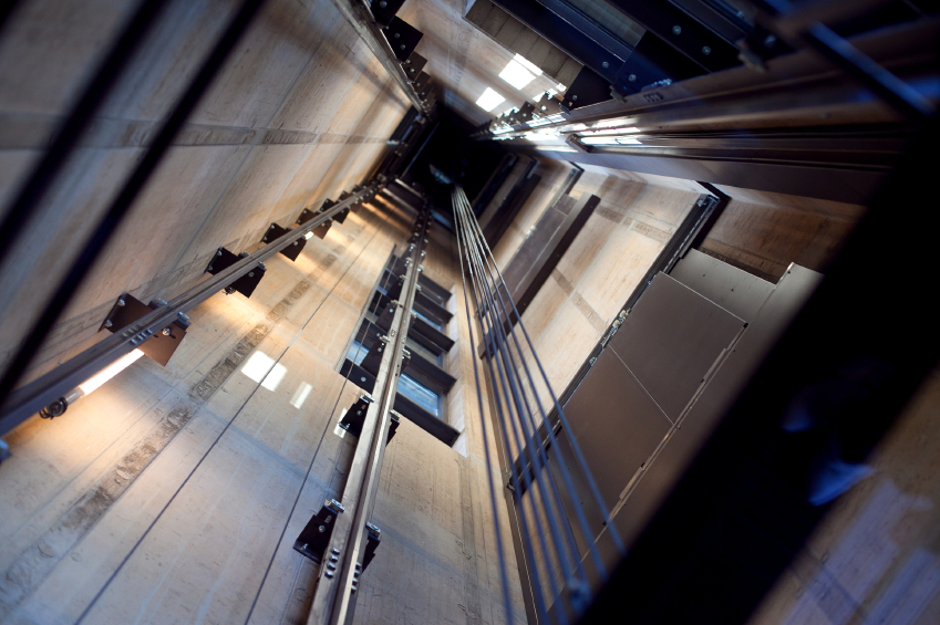 khu vực tầng hầm và thang máy cần thi công chống thấm