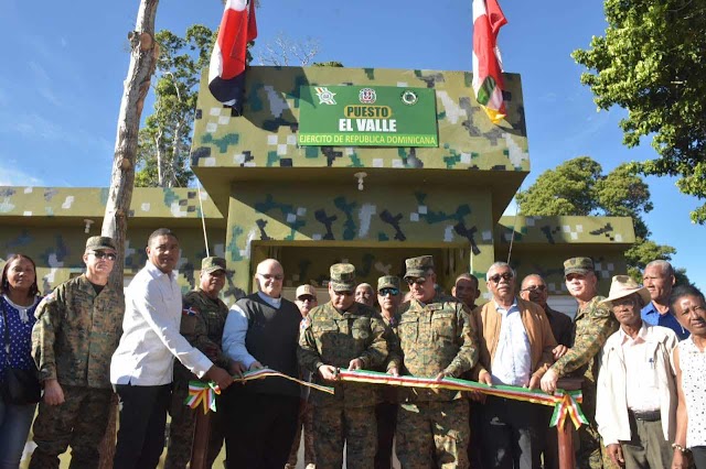 Ministro de Defensa junto a Comandante General del Ejército recorren frontera e inauguran un puesto en el Valle y reinaguran el destacamento militar de las Lagunas, ambos ubicados en la provincia Elías Piña 