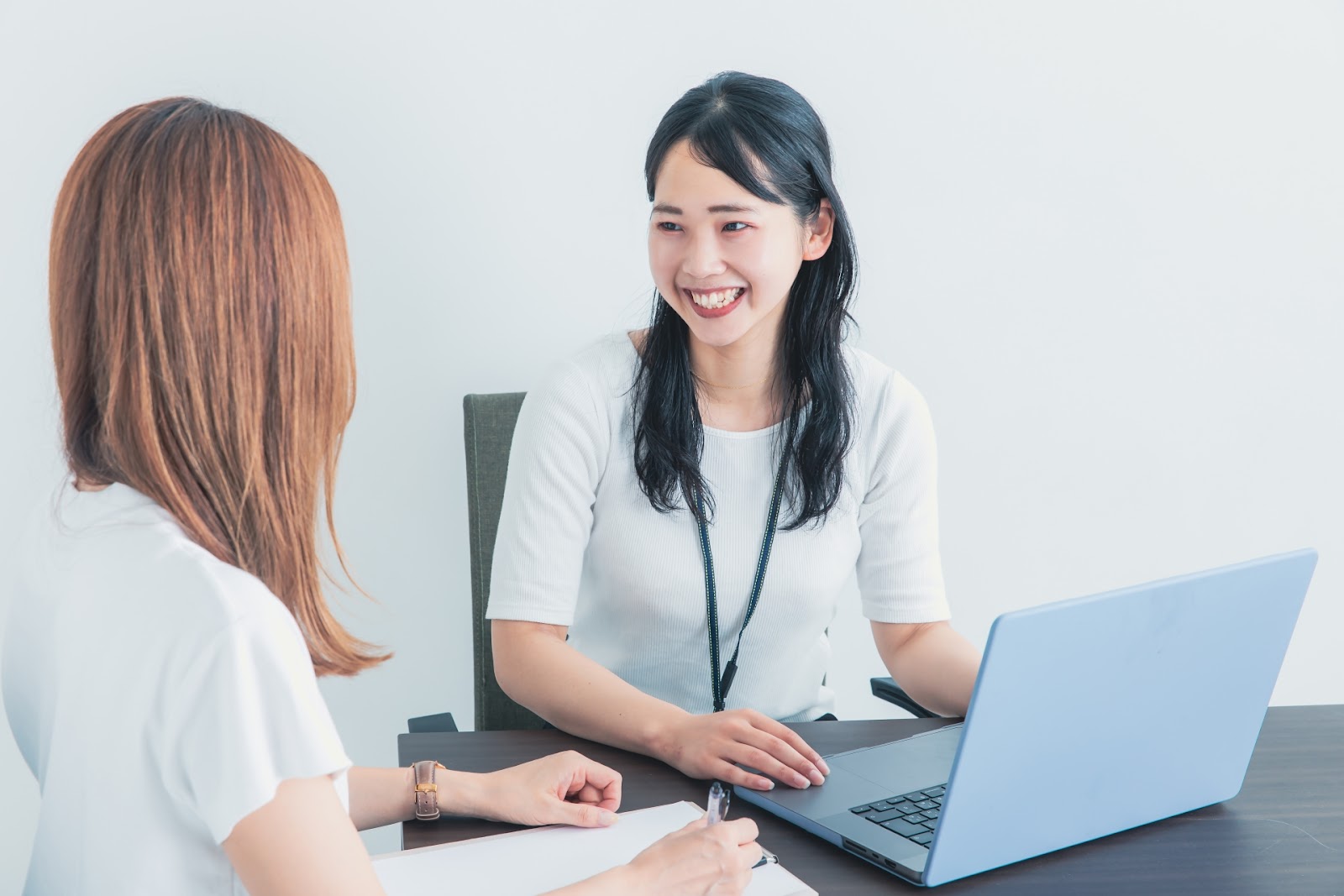 文系女子におすすめの業界を3つ紹介