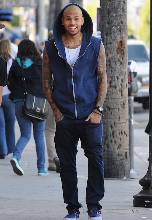 wearing sweatshirt in summer