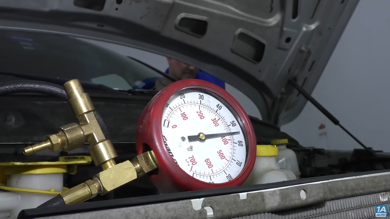 Testing fuel pump pressure
