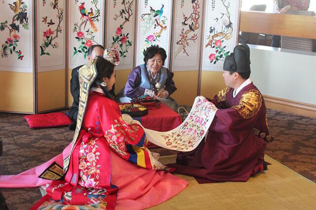 Đám cưới của người Hàn có nhiều tập tục rất độc đáo và thú vị