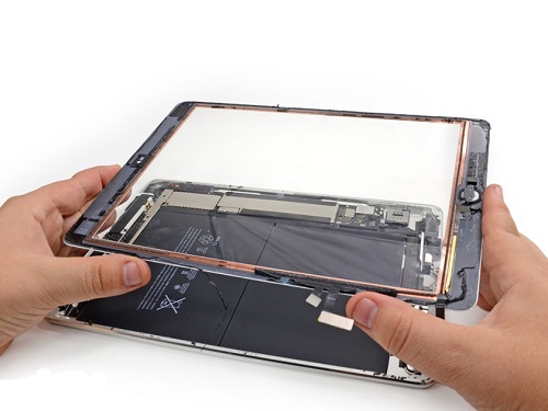 Những rủi ro dễ gặp phải khi ép kính iPad Pro 10.5 inch?